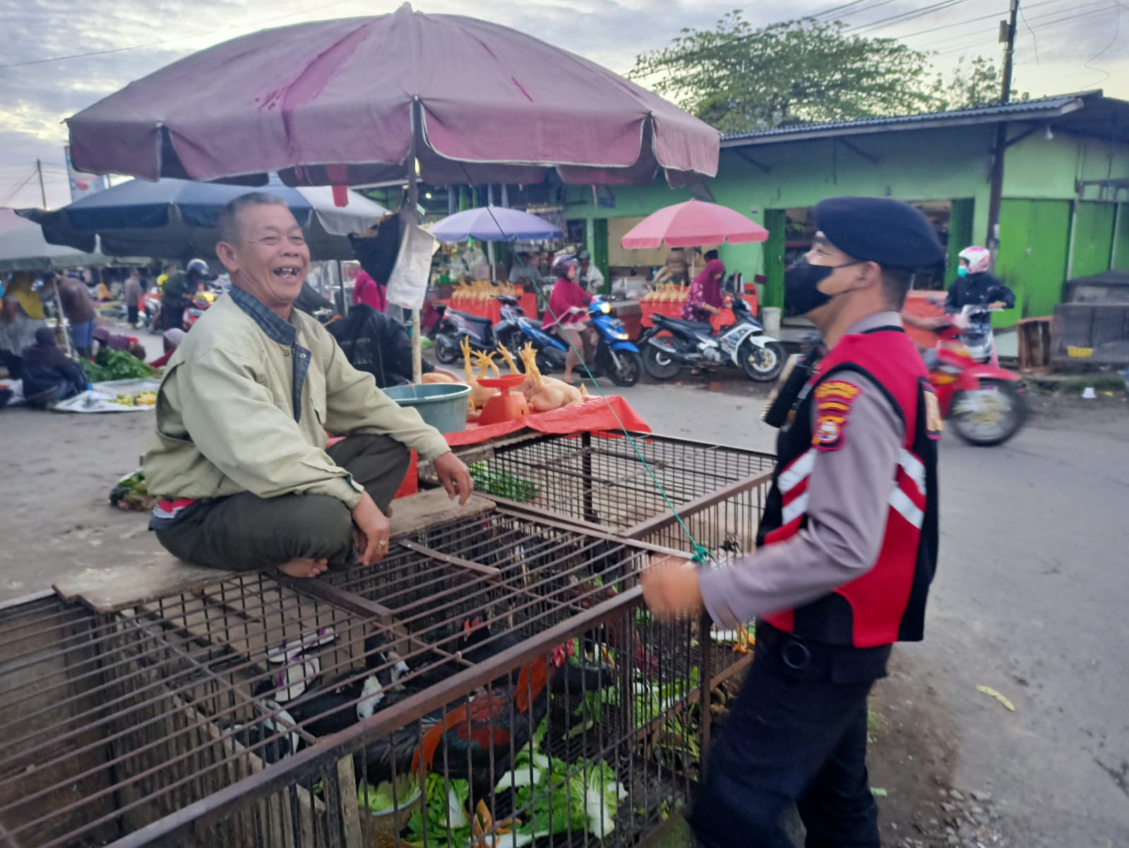 Polres Kepahiang Imbau Harkamtibmas dan Prokes di Pasar